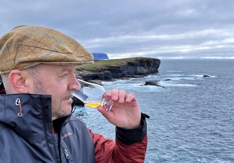 Aki a Whiskykult kóstolóit tartja